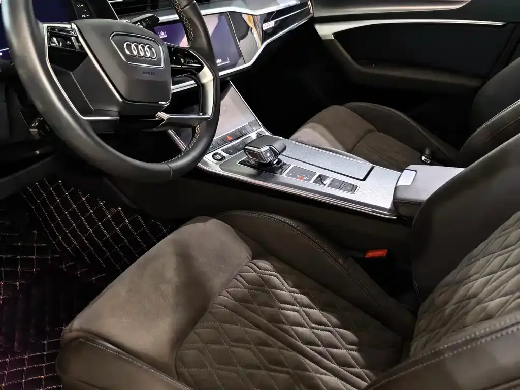Audi A7L — фото 6