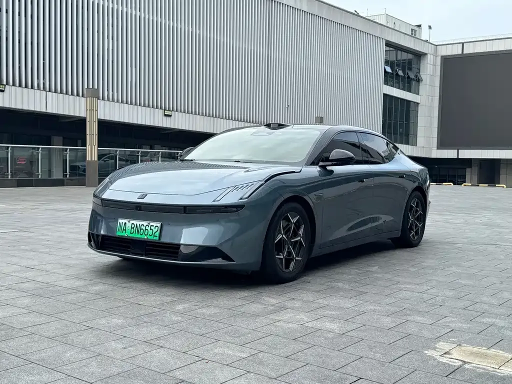 Lynk & Co Z10 — фото 1
