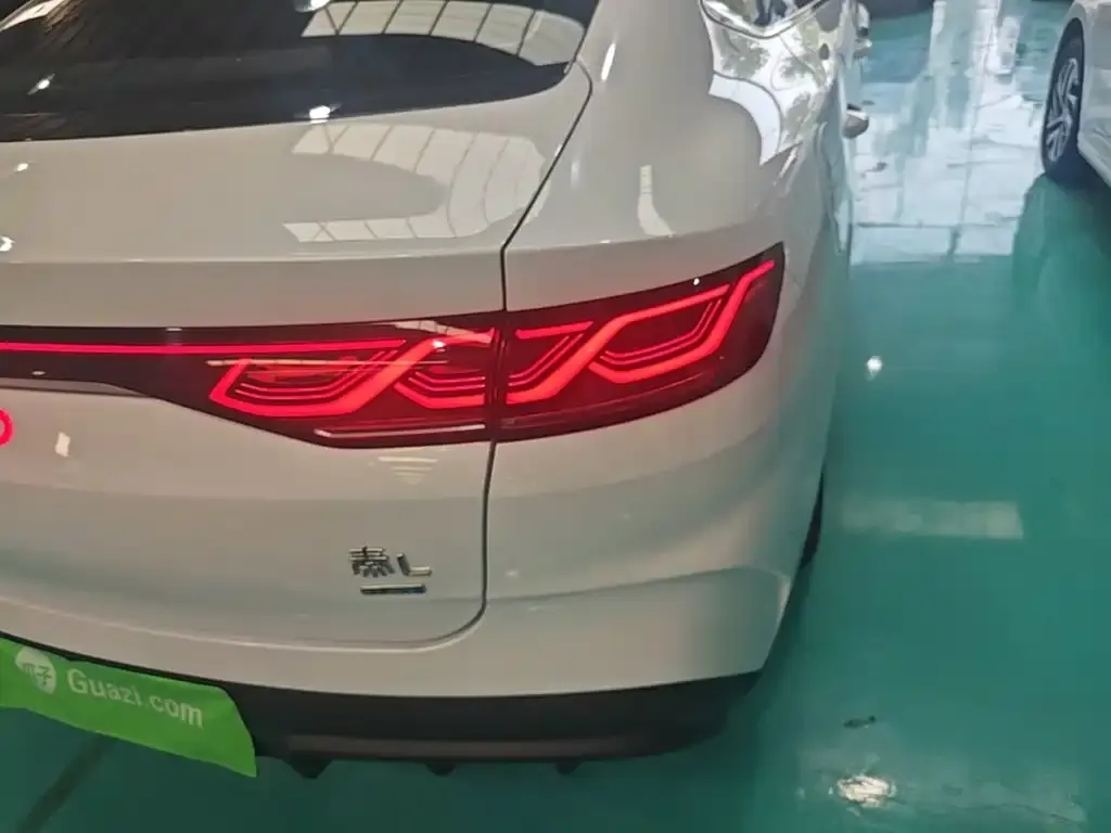 BYD Qin L — фото 10