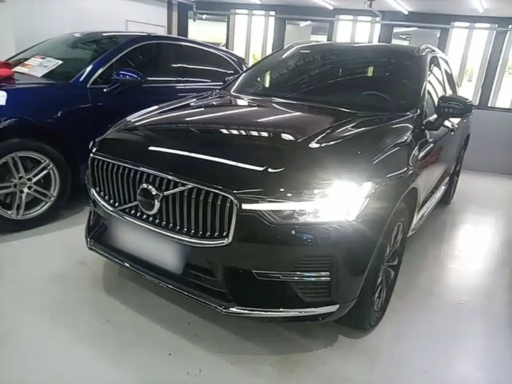 Volvo XC60 — фото 10