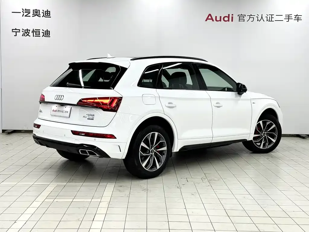 Audi Q5L — фото 5