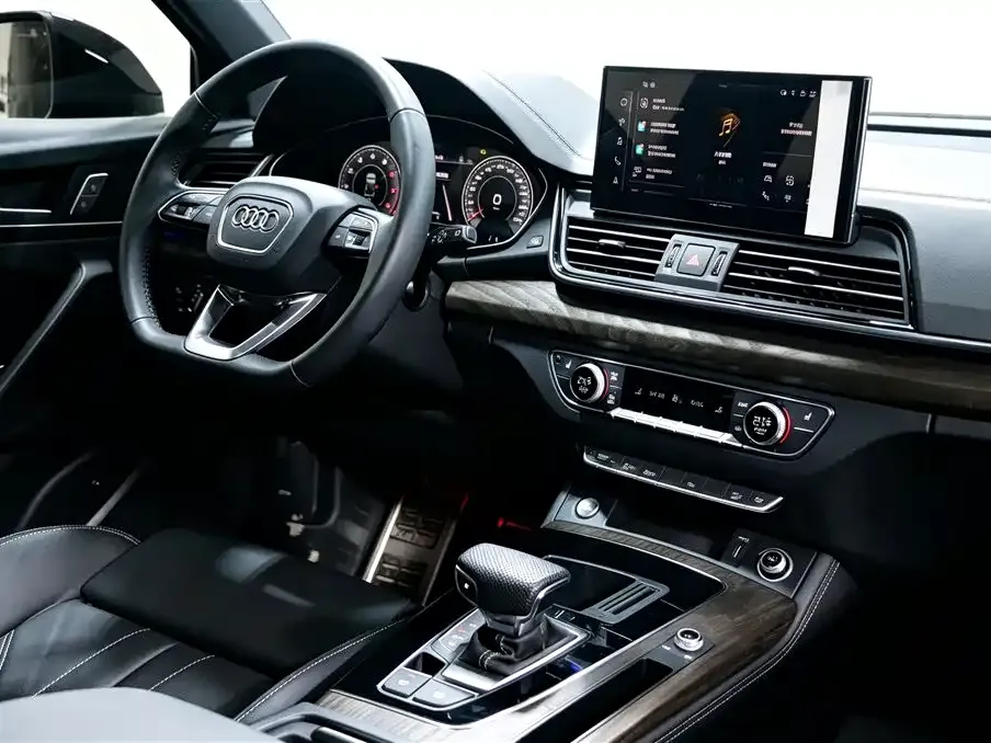 Audi Q5L — фото 3