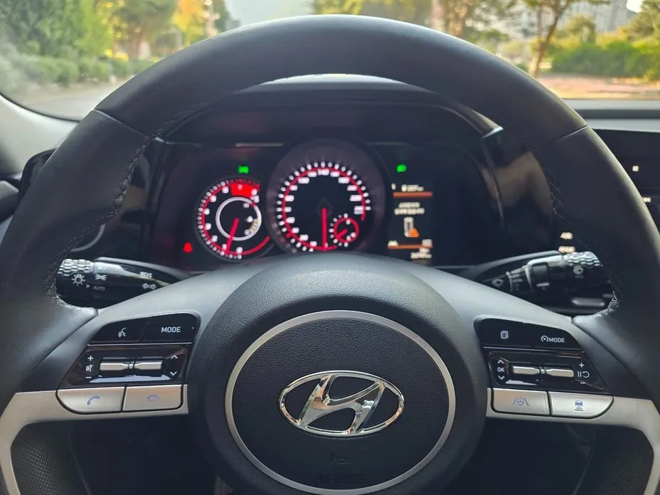 Hyundai AVANTE — фото 3