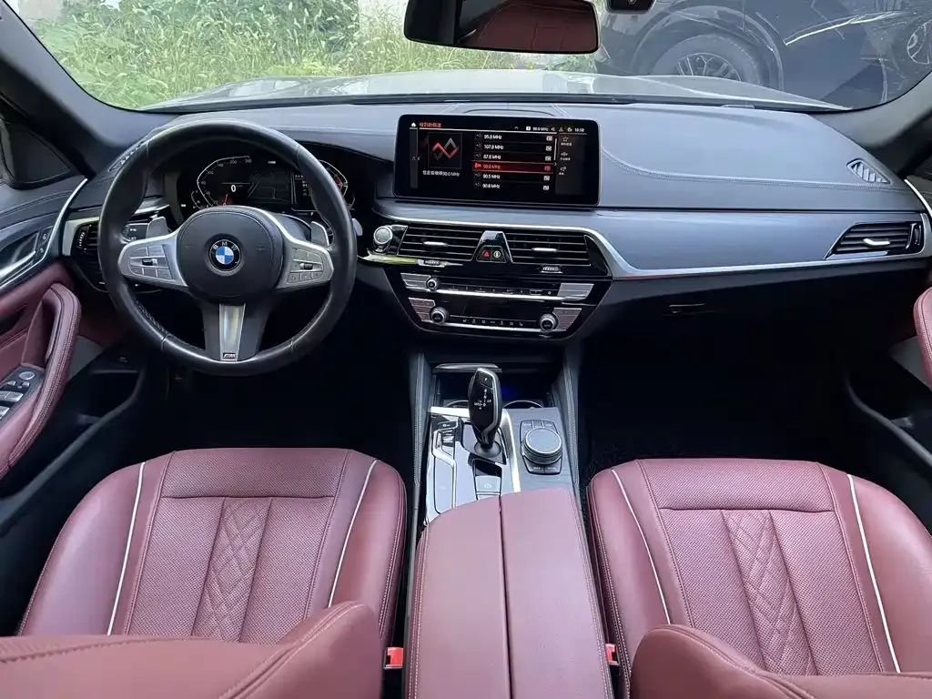 BMW 5 Series — фото 10
