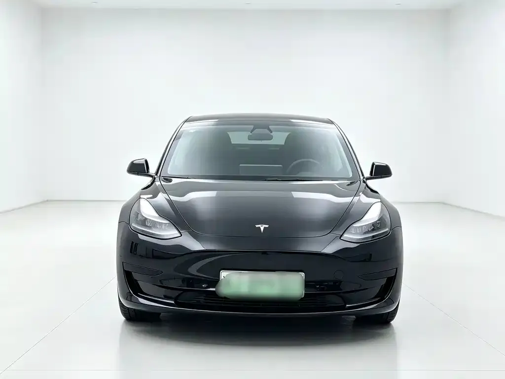 Tesla Model 3 — фото 3