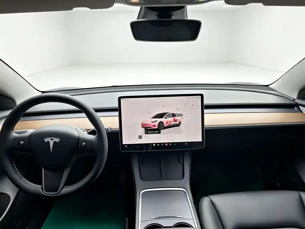 Tesla Model 3 — фото 8