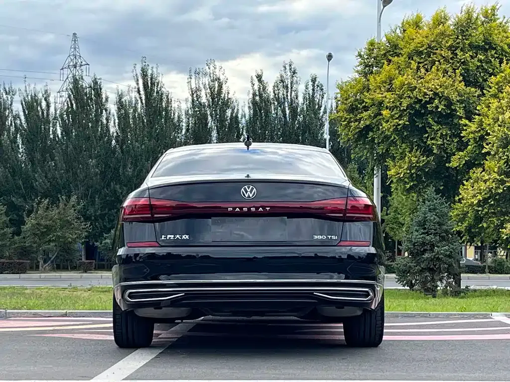 Volkswagen Passat — фото 8