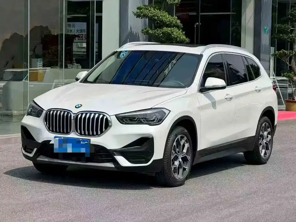 BMW X1 — фото 1