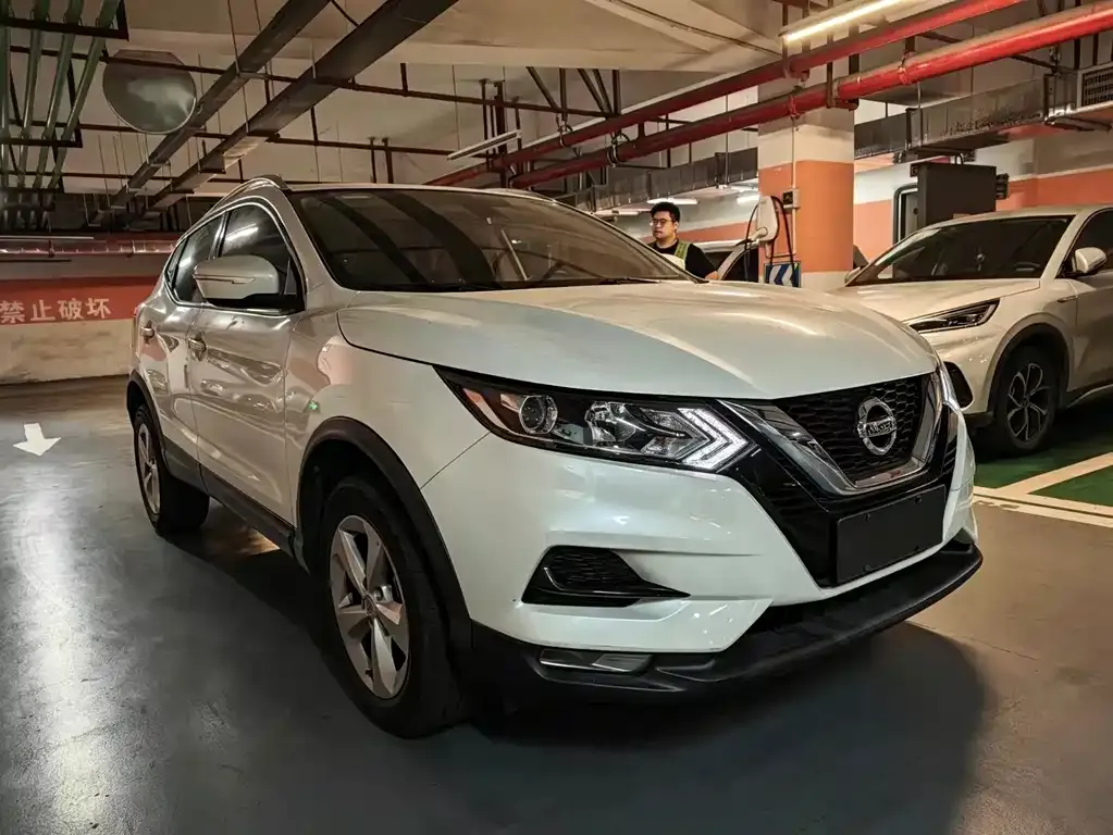 Nissan Qashqai — фото 7