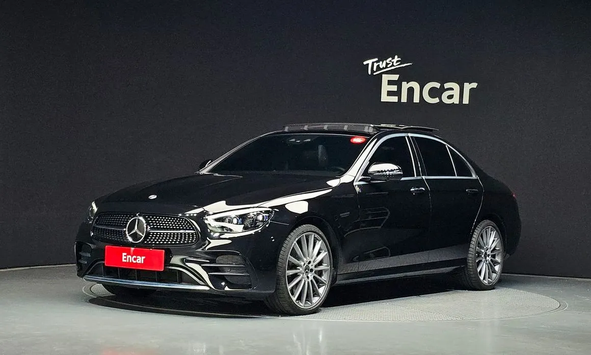 Mercedes-Benz E-Class — фото 1