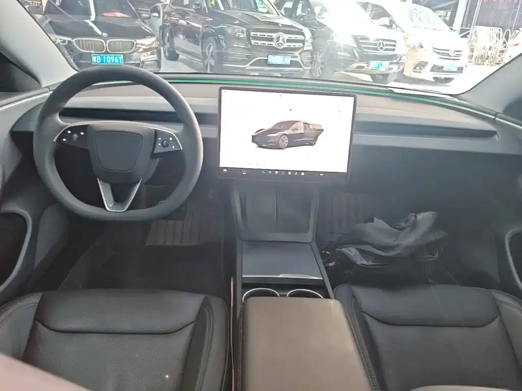 Tesla Model 3 — фото 6