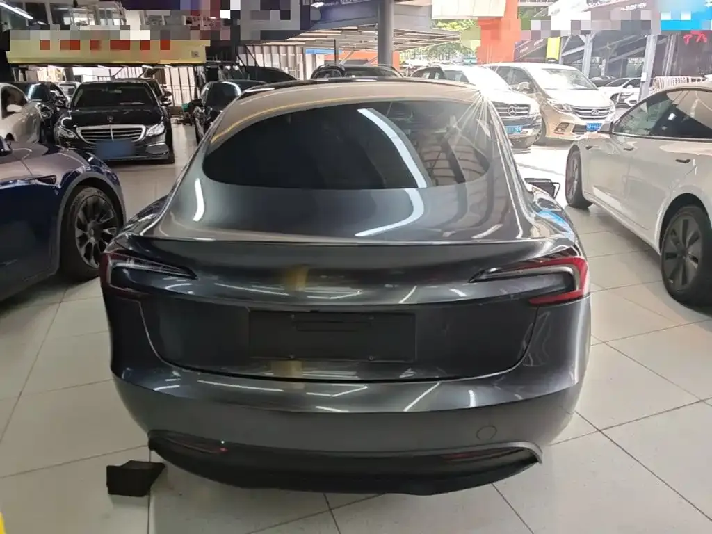 Tesla Model 3 — фото 8