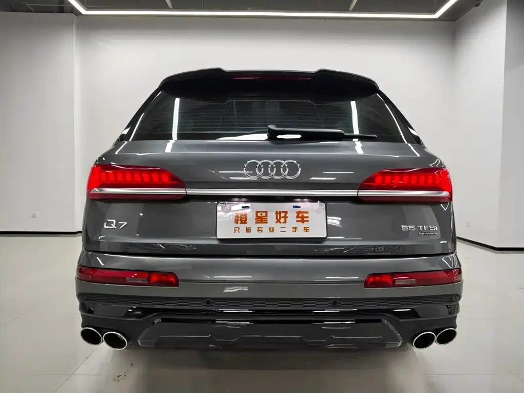 Audi Q7 — фото 9