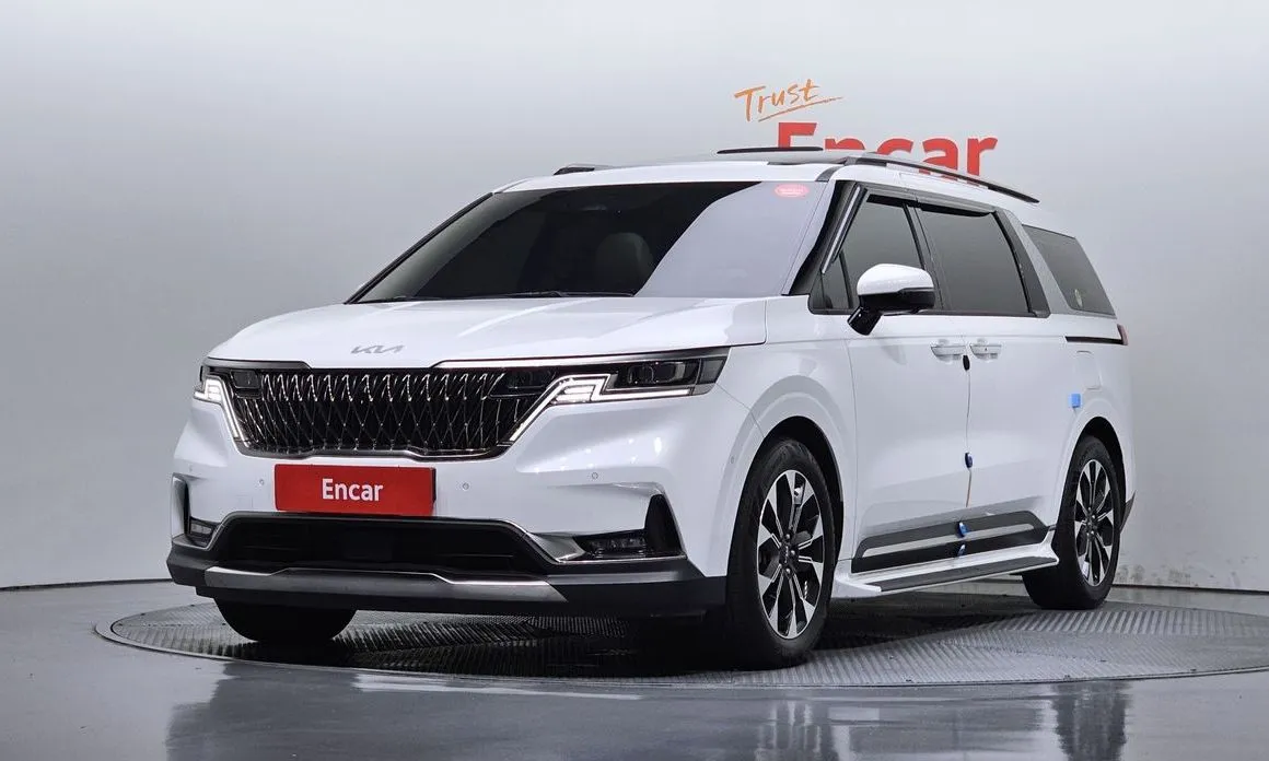 Kia Carnival — фото 1