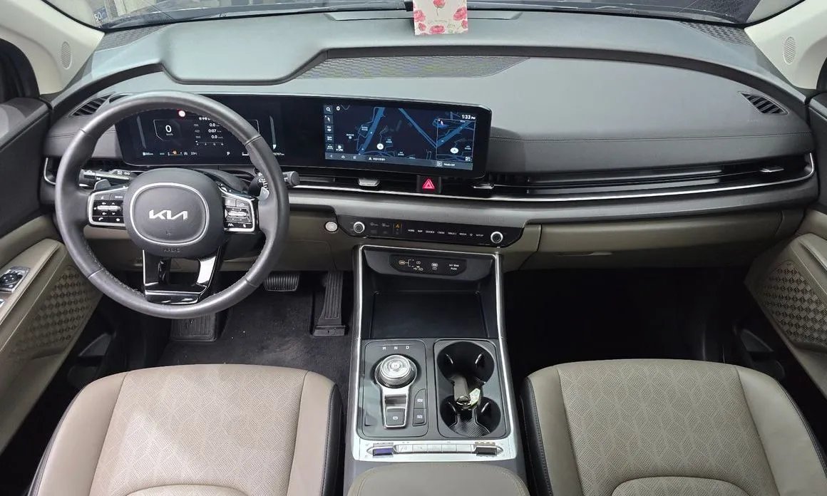 Kia Carnival — фото 10