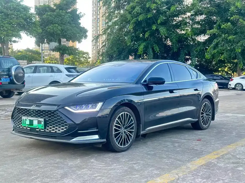 BYD Han — фото 1
