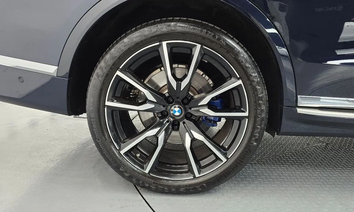 BMW X7 — фото 9