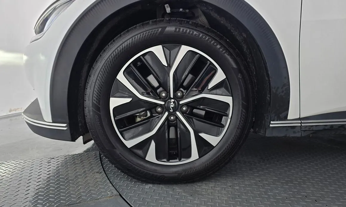 Kia EV6 — фото 8