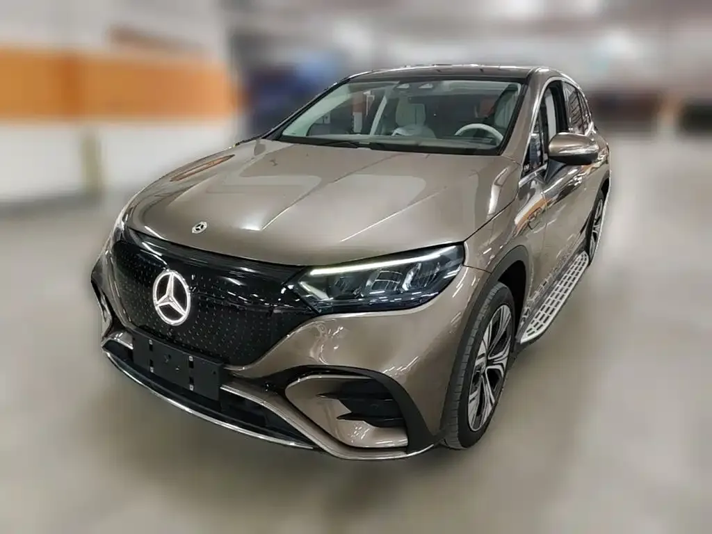 Mercedes-Benz EQE SUV — фото 1
