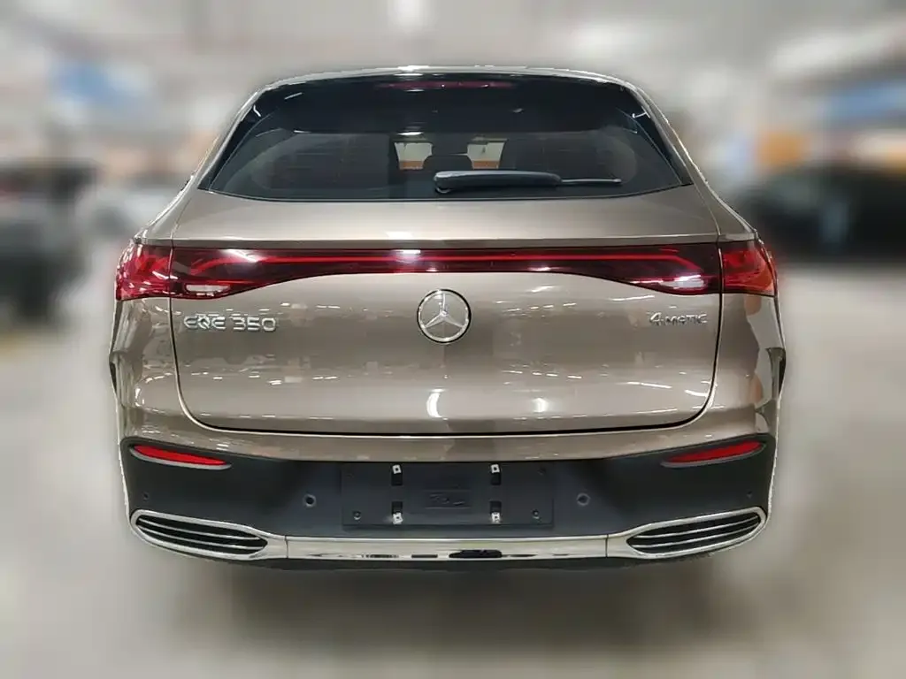 Mercedes-Benz EQE SUV — фото 6