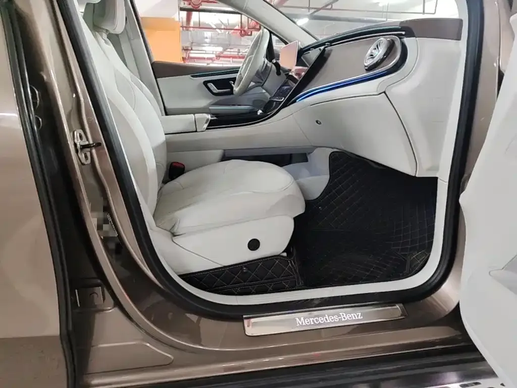 Mercedes-Benz EQE SUV — фото 3