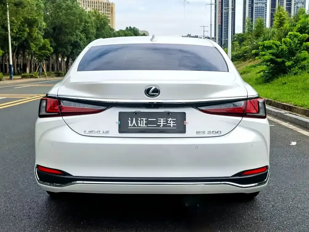 Lexus ES — фото 4