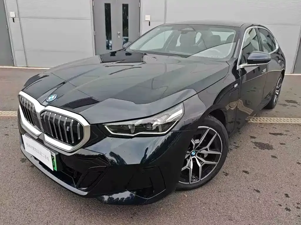 BMW i5 — фото 1