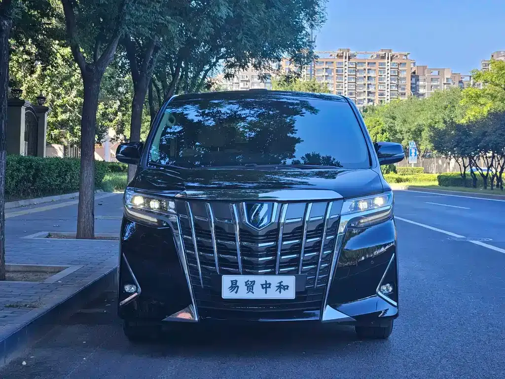 Toyota Alphard — фото 5