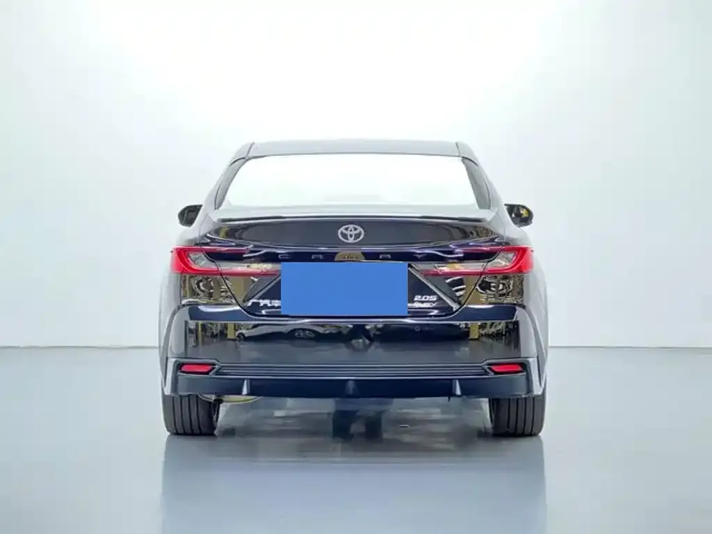 Toyota Camry — фото 3