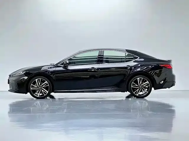 Toyota Camry — фото 4