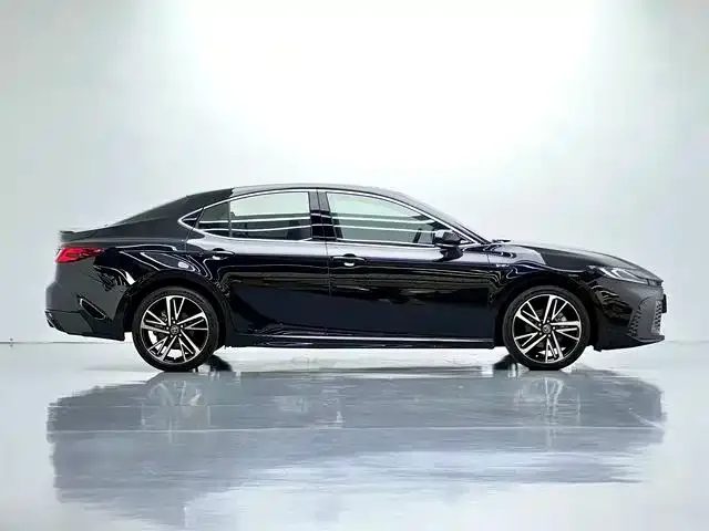 Toyota Camry — фото 8