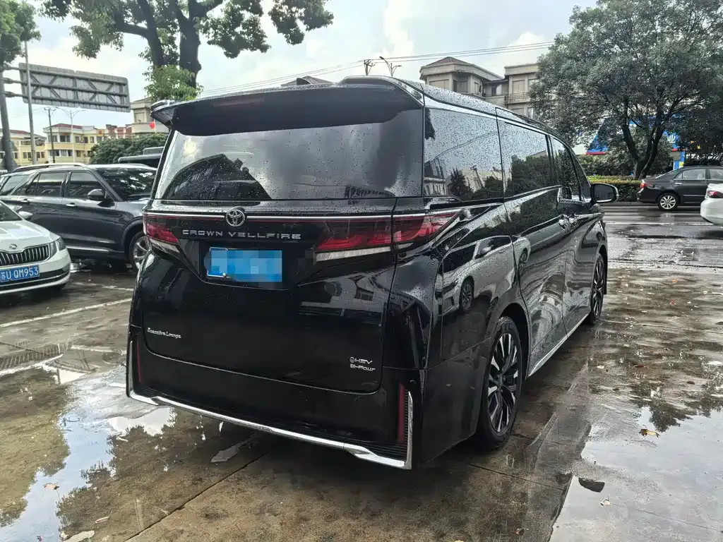 Toyota Vellfire — фото 5