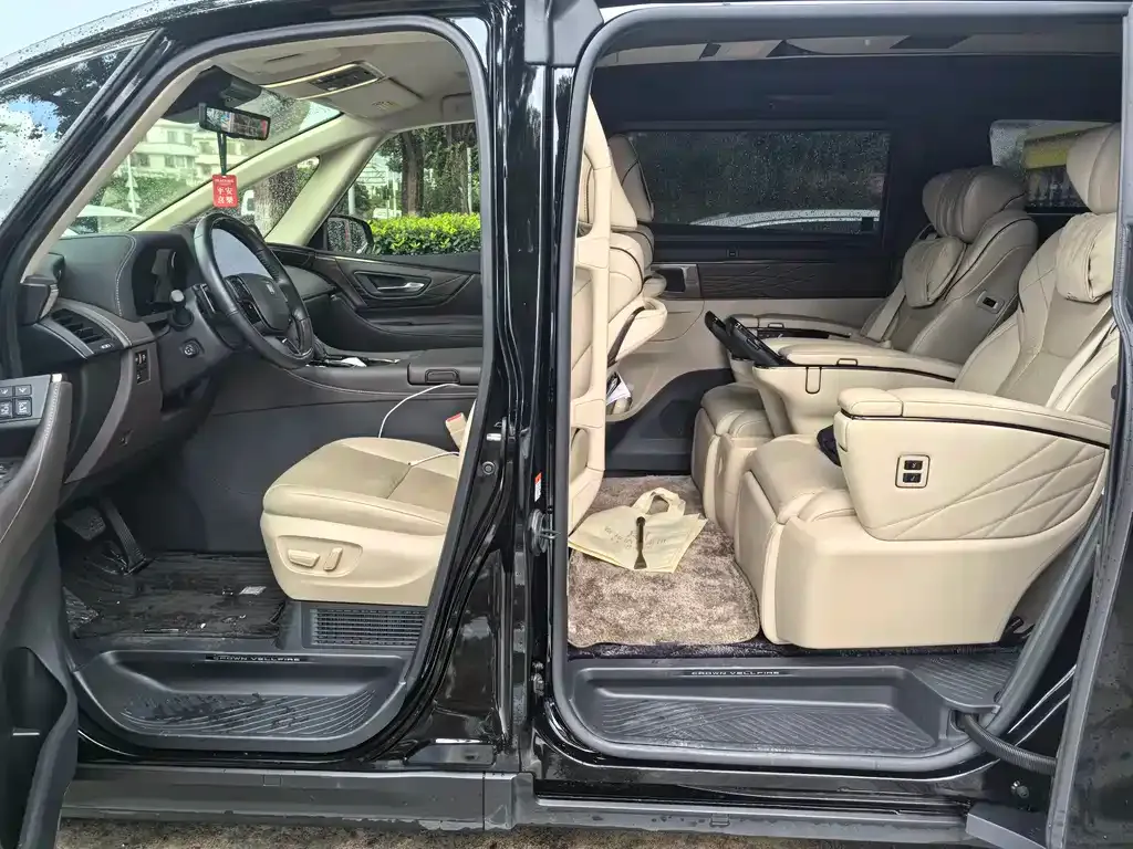 Toyota Vellfire — фото 3