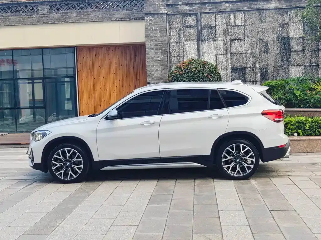 BMW X1 — фото 10