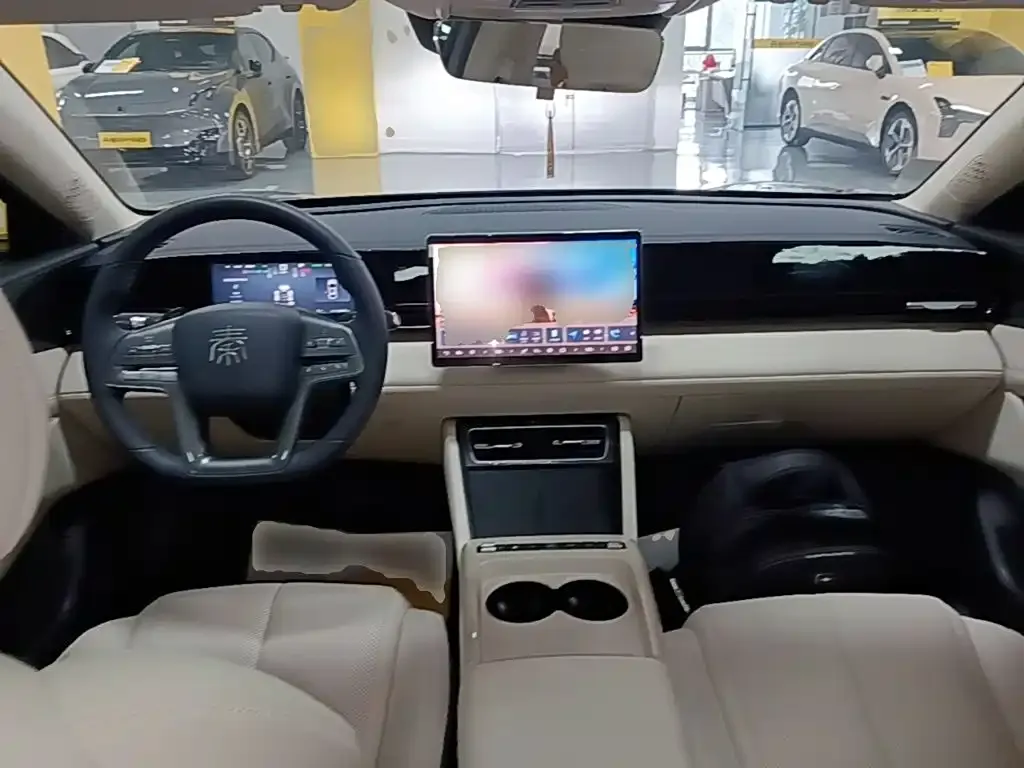 BYD Qin L — фото 4