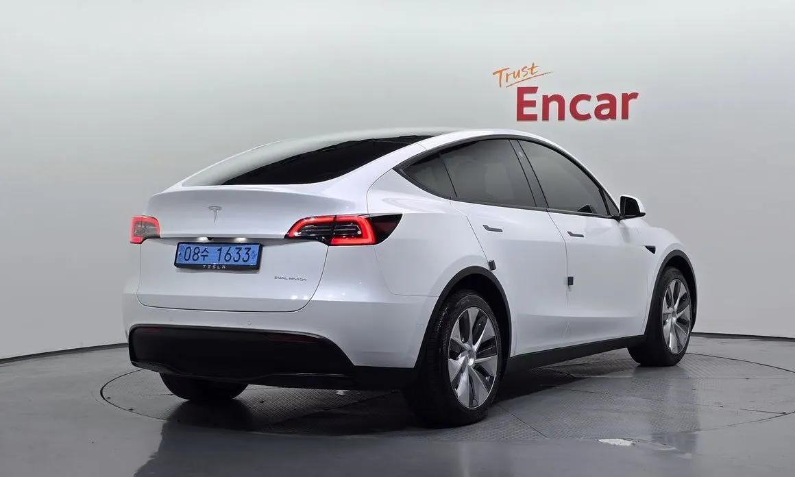 Tesla Model Y — фото 4