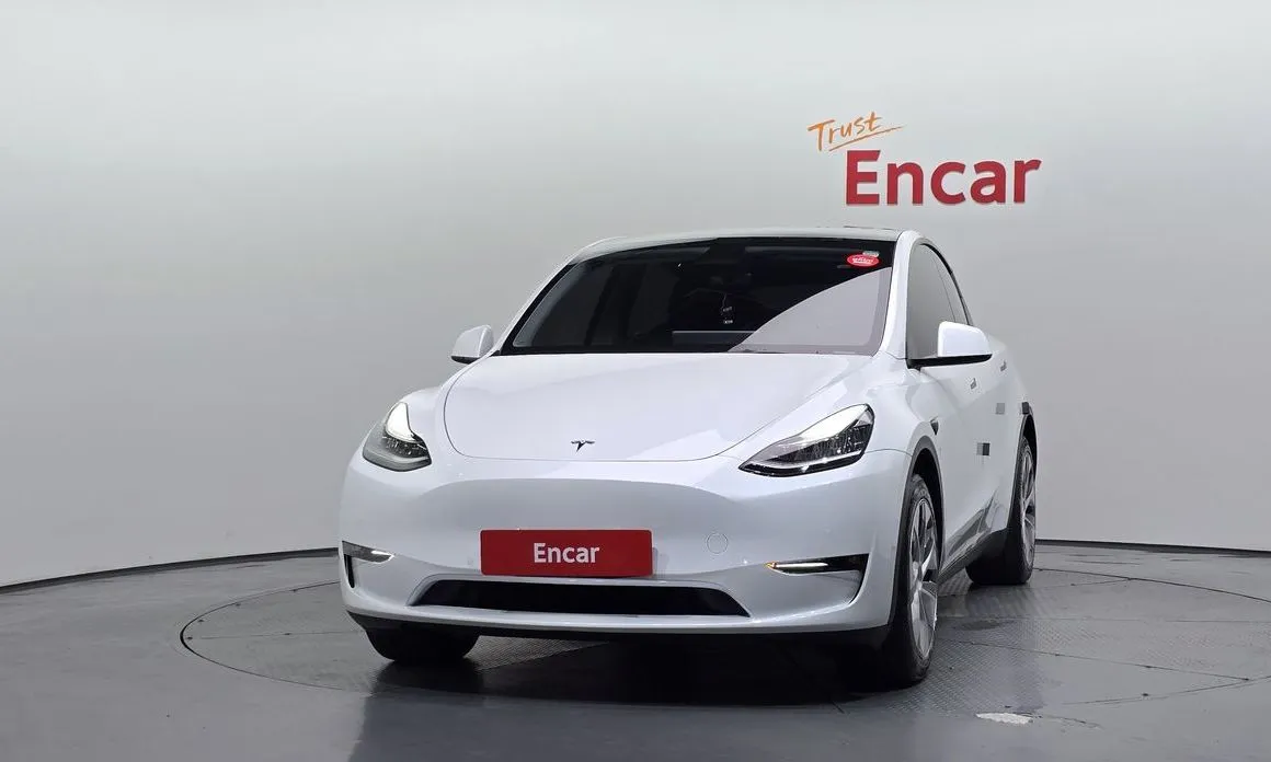 Tesla Model Y — фото 8