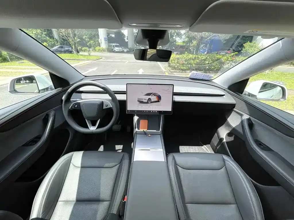 Tesla Model Y — фото 7