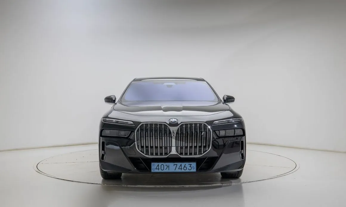 BMW i7 — фото 4