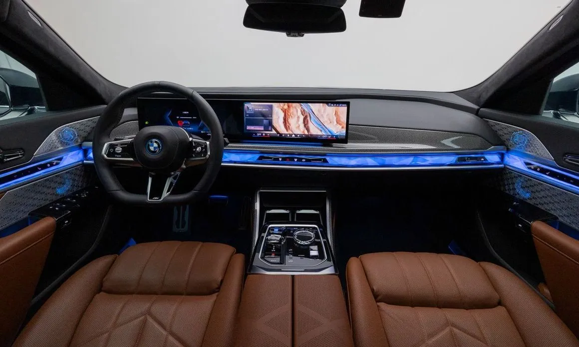 BMW i7 — фото 7
