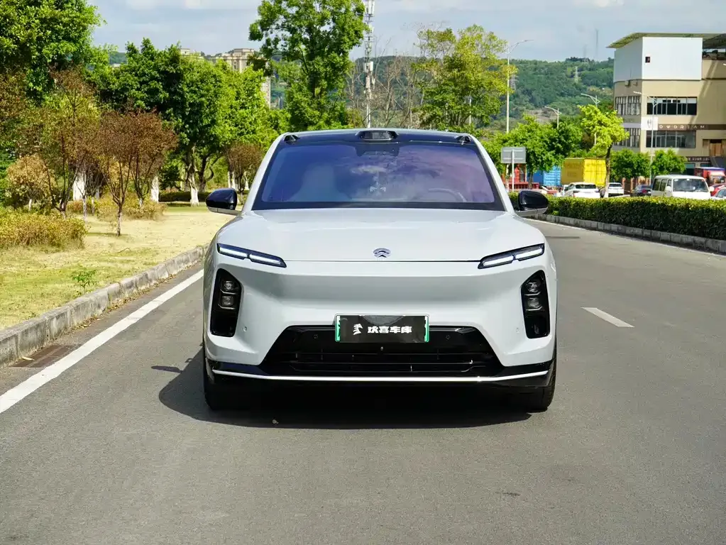 NIO EC6 — фото 10