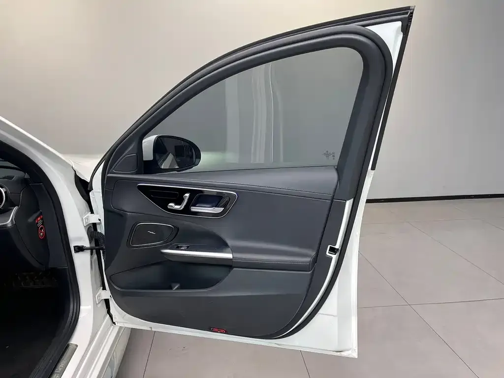 Mercedes-Benz C-Class — фото 4