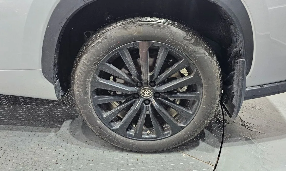 Toyota Highlander — фото 10
