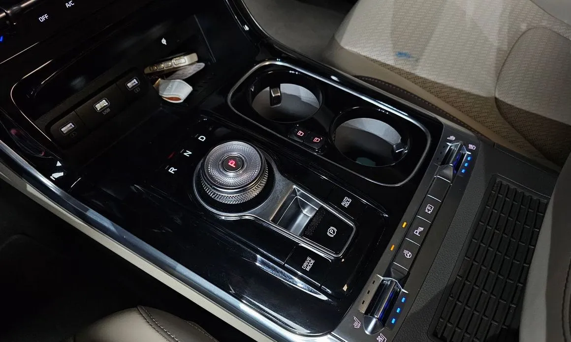 Kia Carnival — фото 10