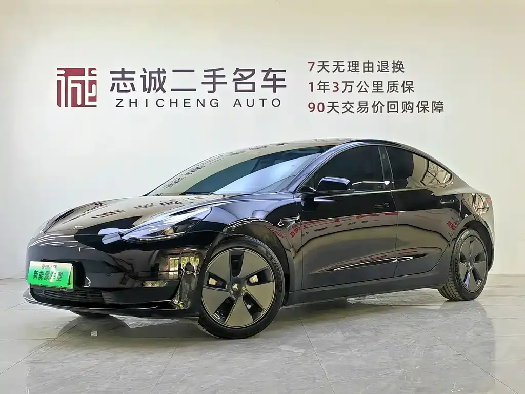 Tesla Model 3 — фото 1