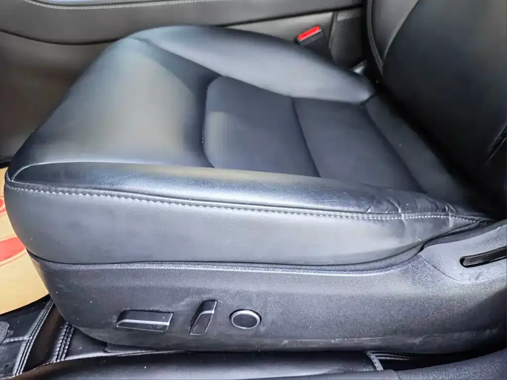 Tesla Model 3 — фото 10