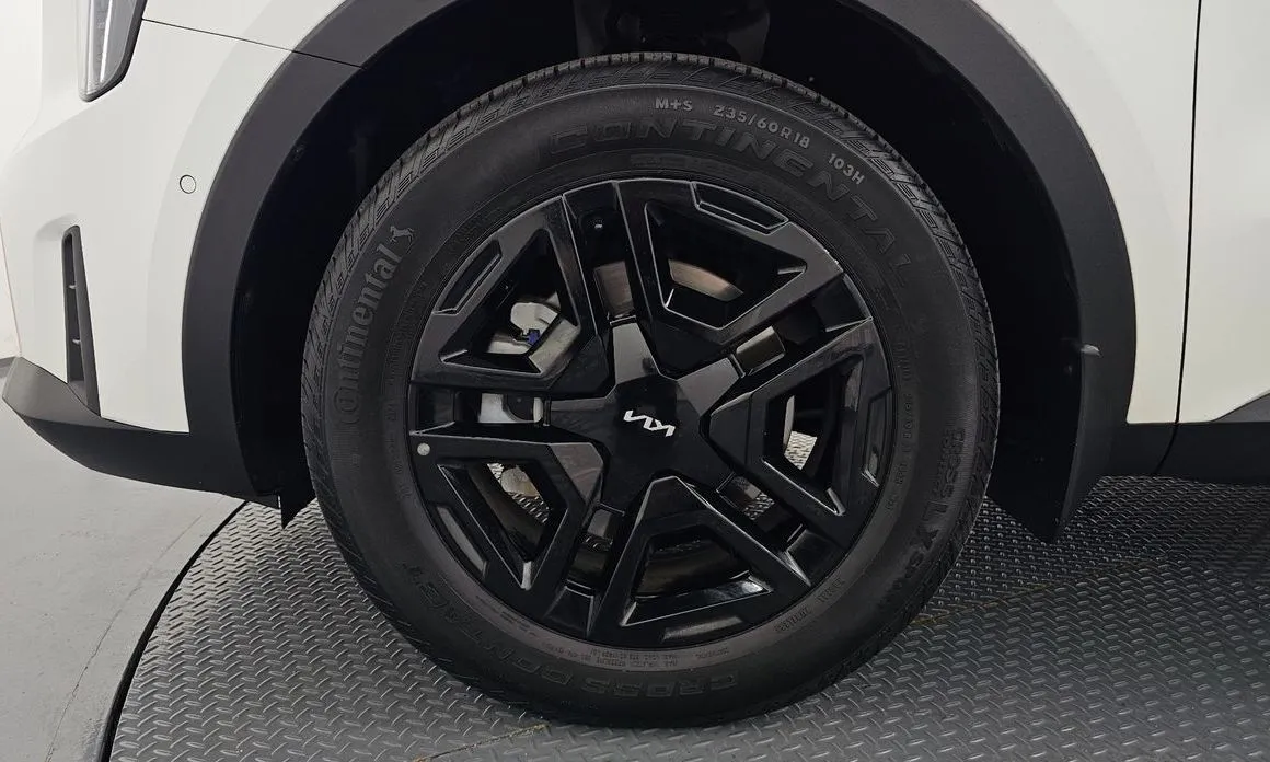 Kia Sorento — фото 8