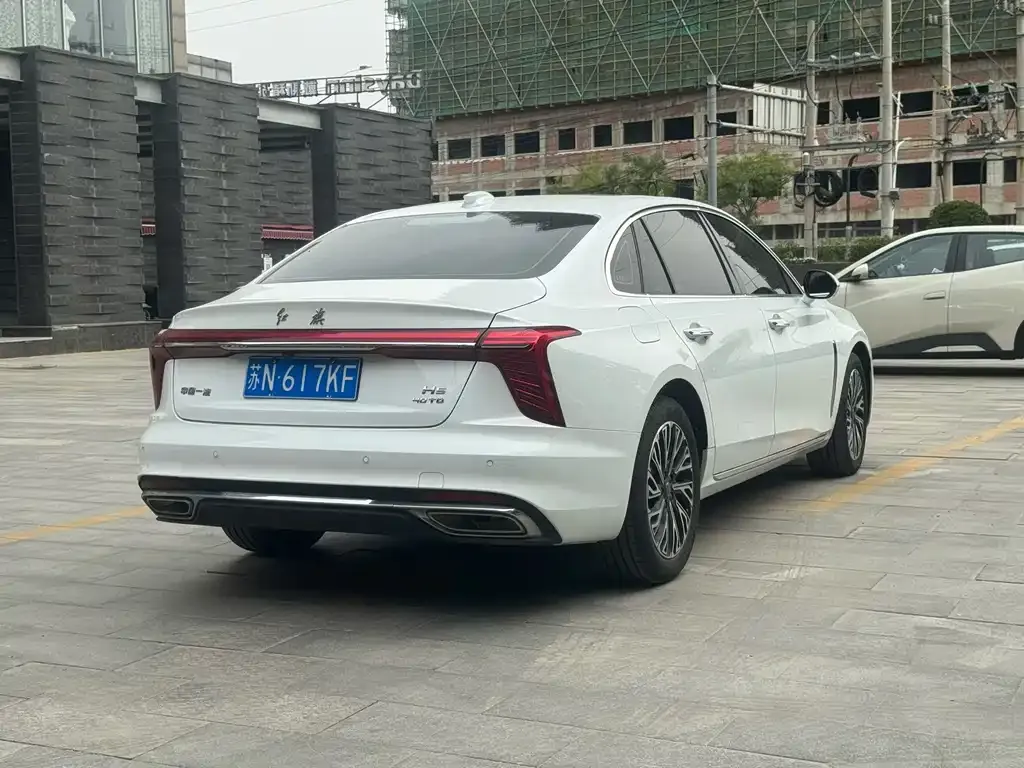 Hongqi H5 — фото 7