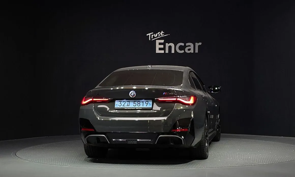 BMW i4 — фото 3