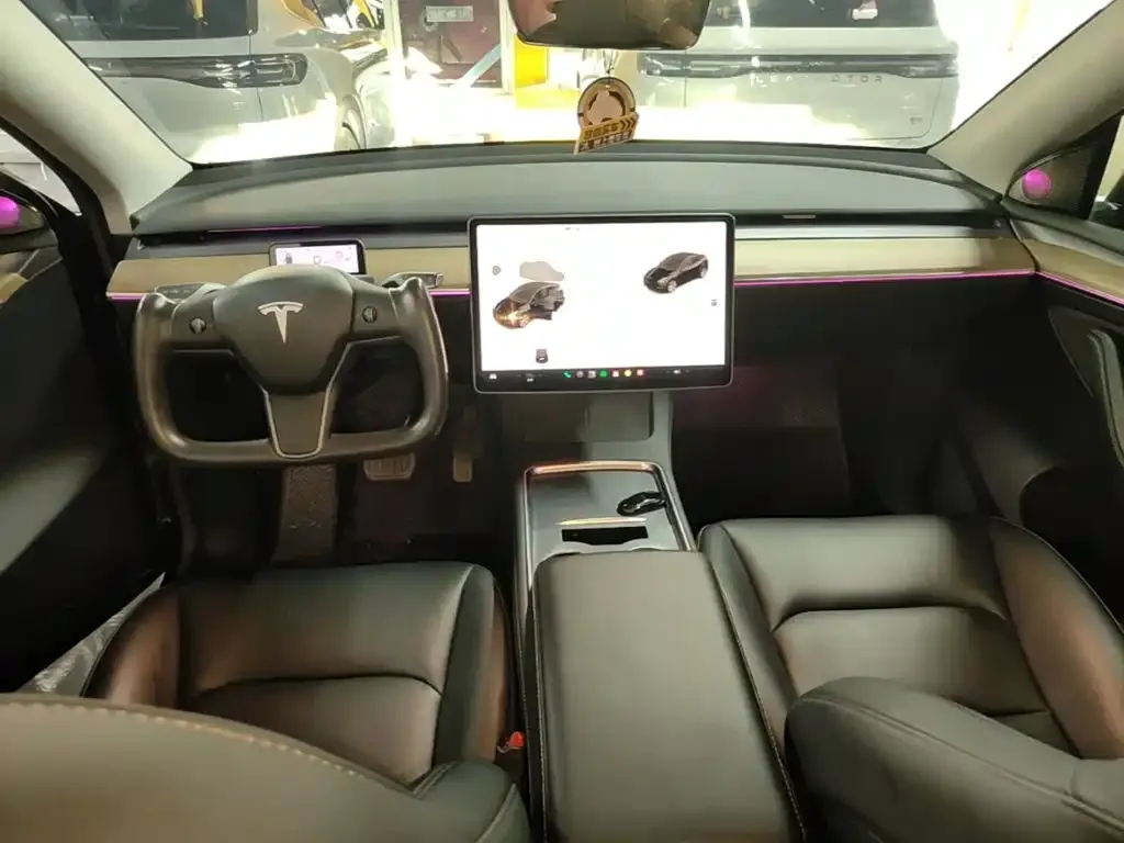 Tesla Model Y — фото 4